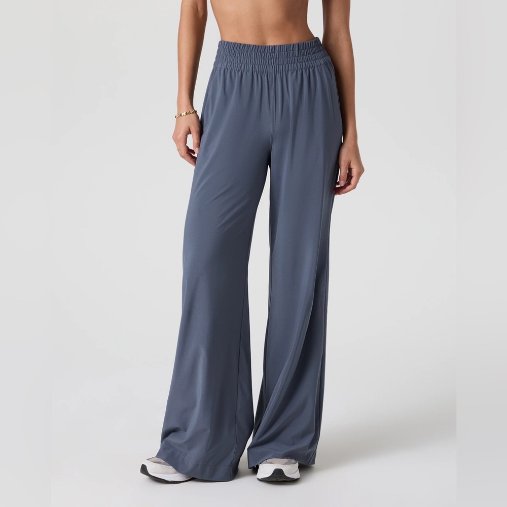 Vuori NWOT Villa Wideleg Azure Pants